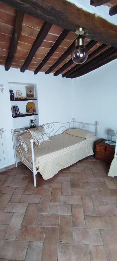 La Casina Di Nonna Lola Castiglione dʼOrcia Exterior foto